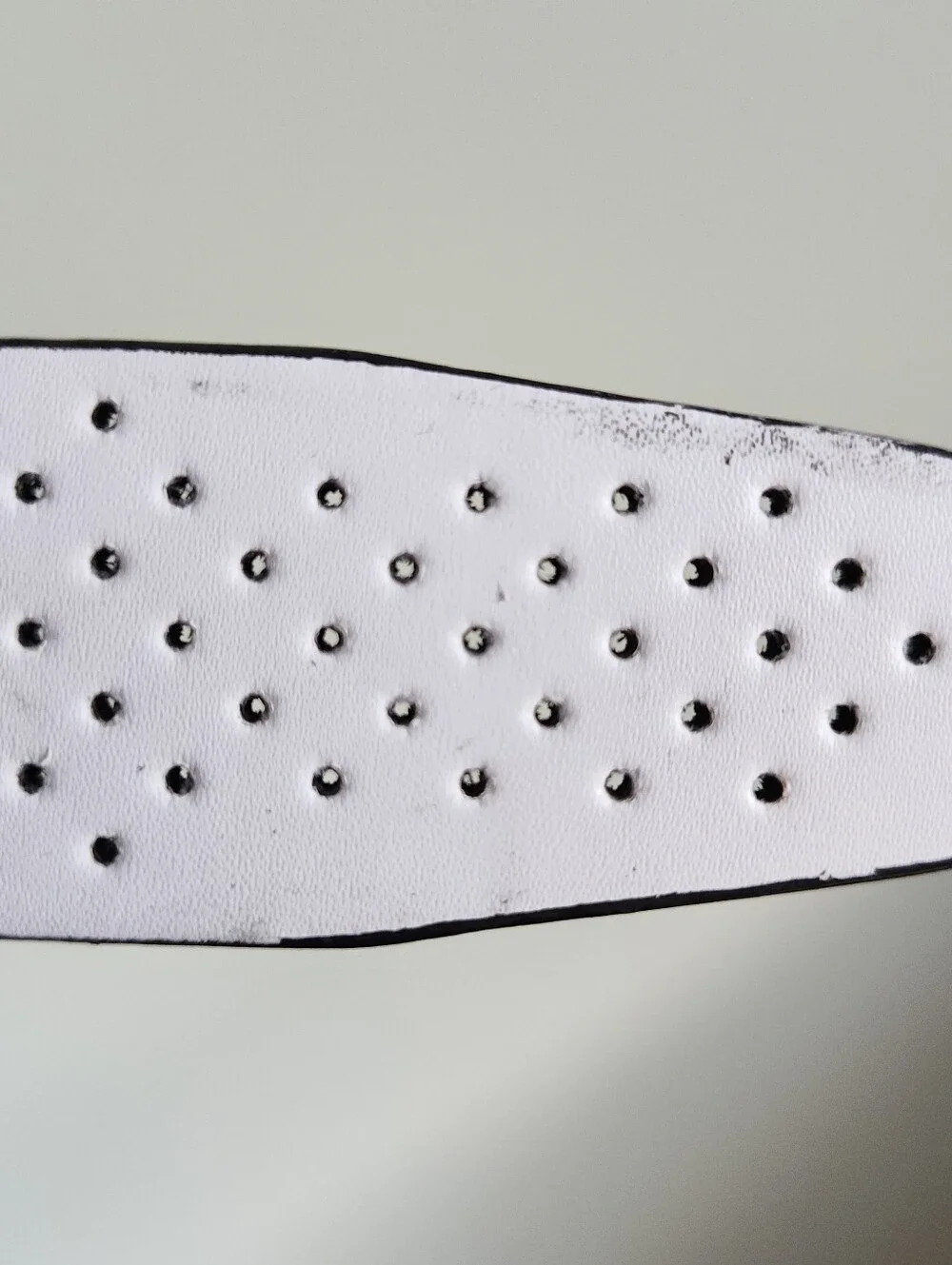 Nike Mens Leather Reversible Black/White Perforated Golf Belt Size 32-33W *READ*